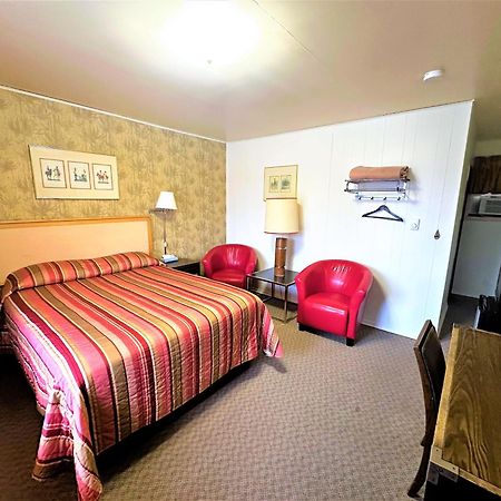 Red Top Motor Inn Iron Bridge 외부 사진