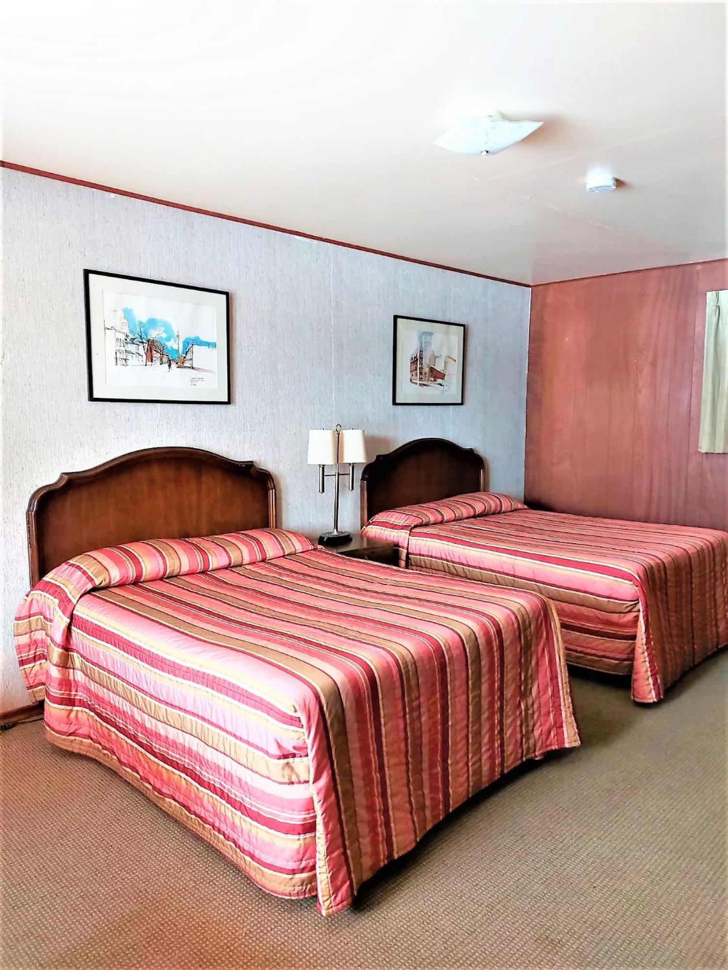 Red Top Motor Inn Iron Bridge 외부 사진