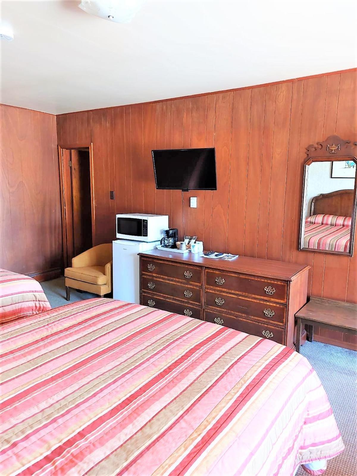 Red Top Motor Inn Iron Bridge 외부 사진