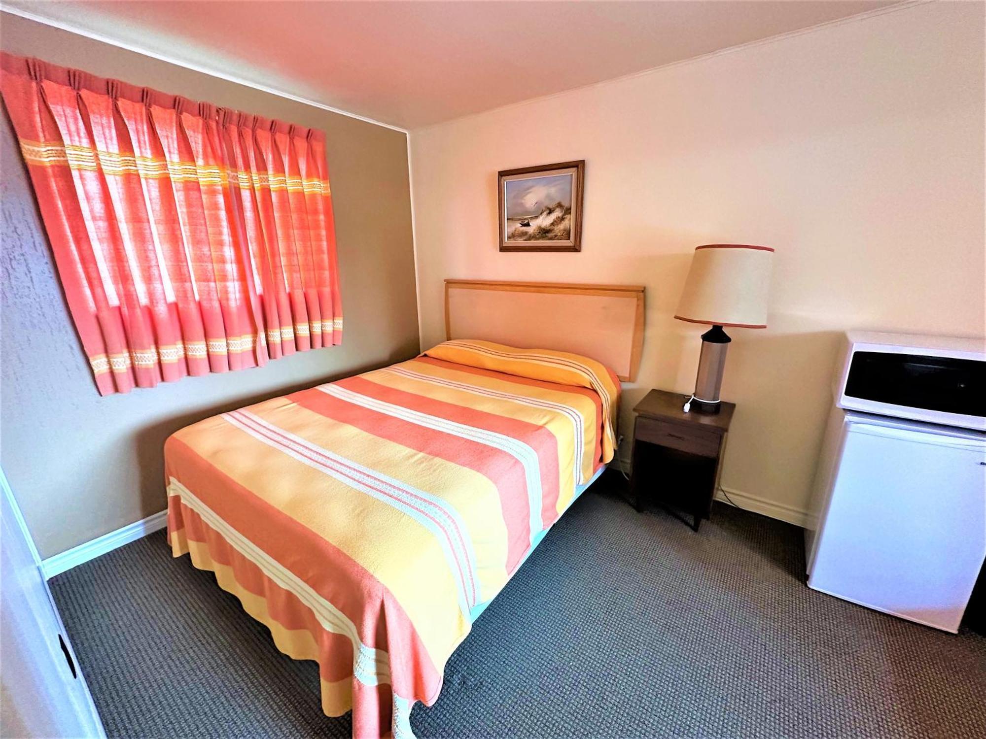 Red Top Motor Inn Iron Bridge 외부 사진