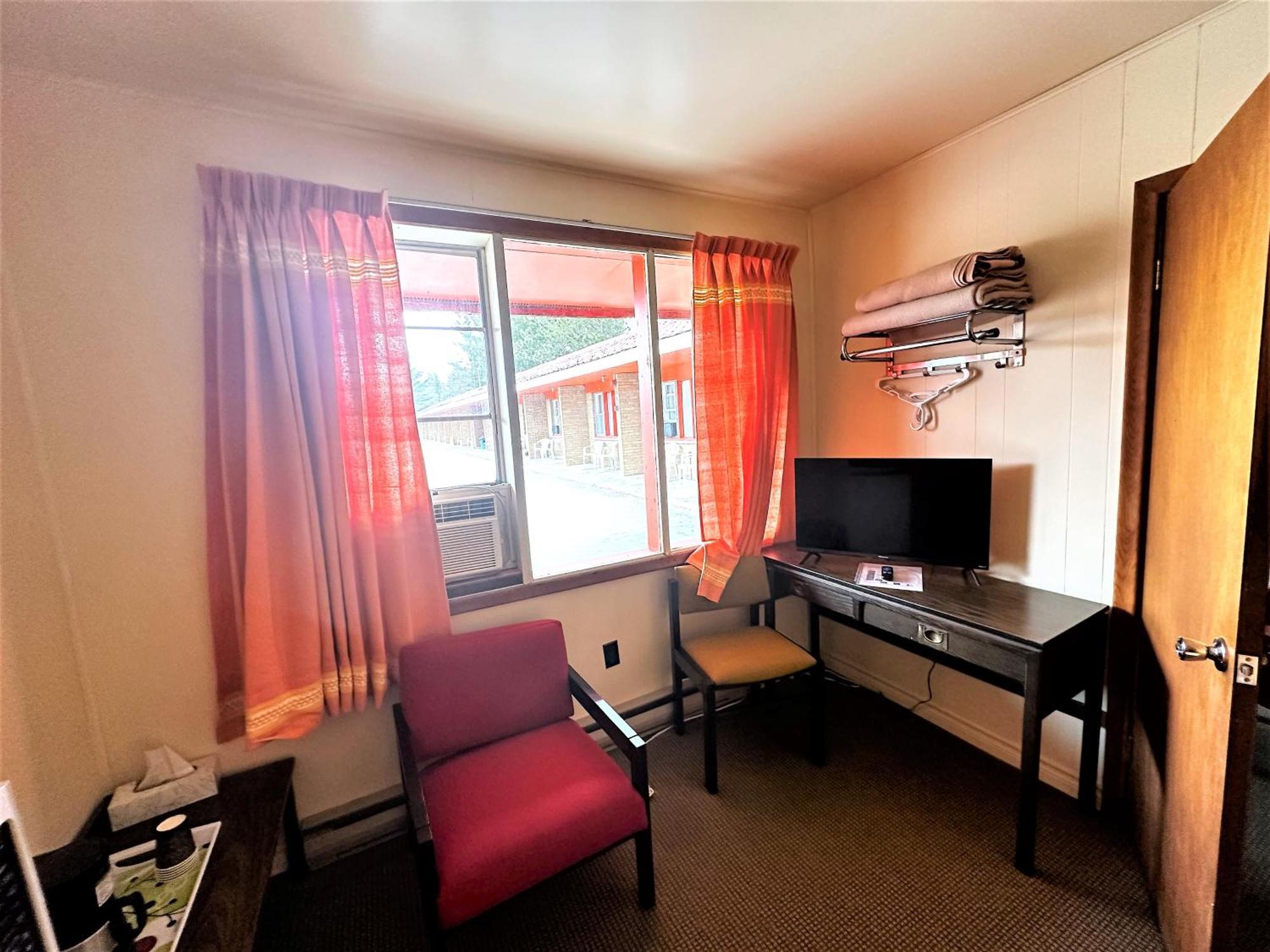 Red Top Motor Inn Iron Bridge 외부 사진