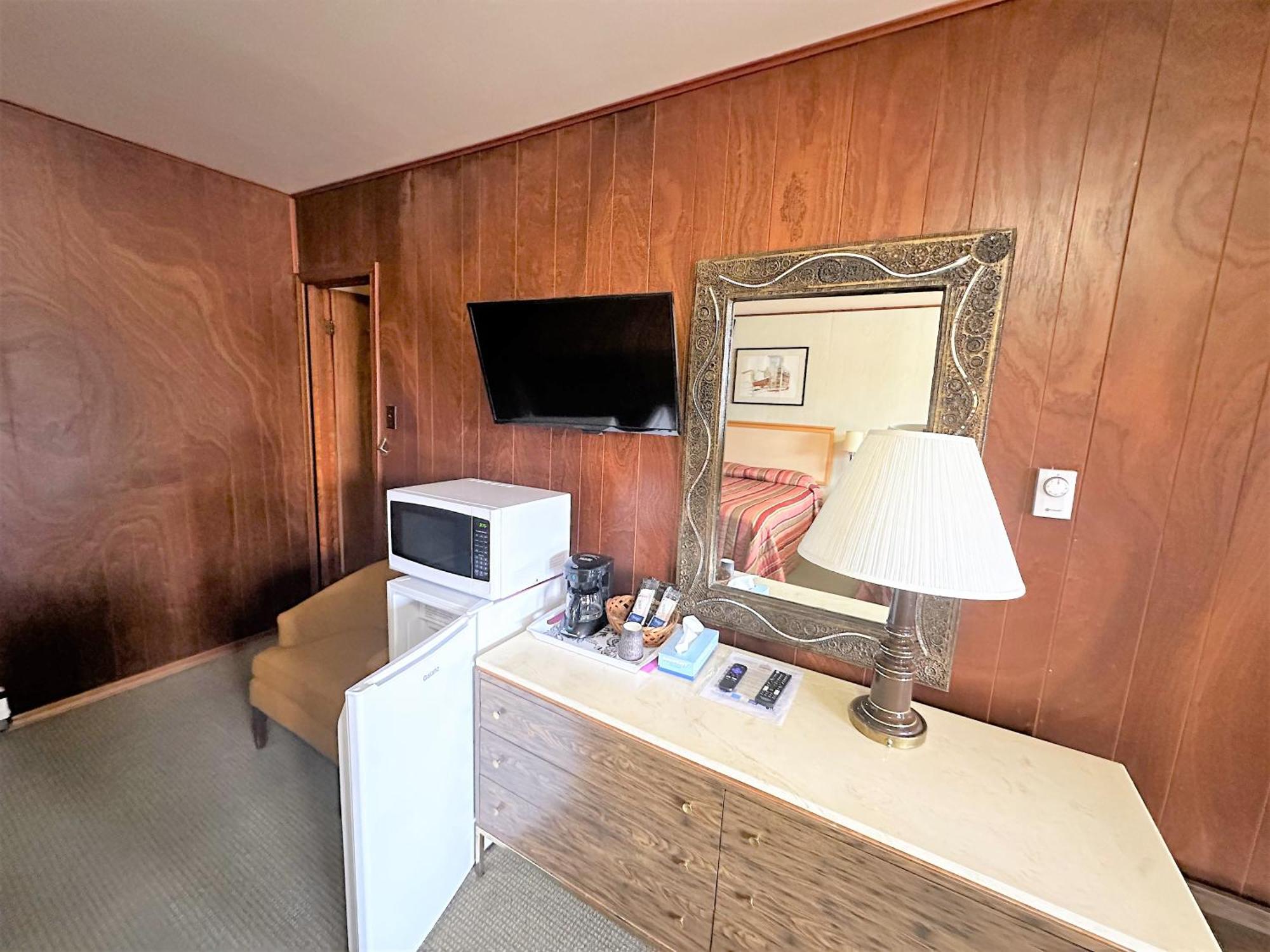 Red Top Motor Inn Iron Bridge 외부 사진