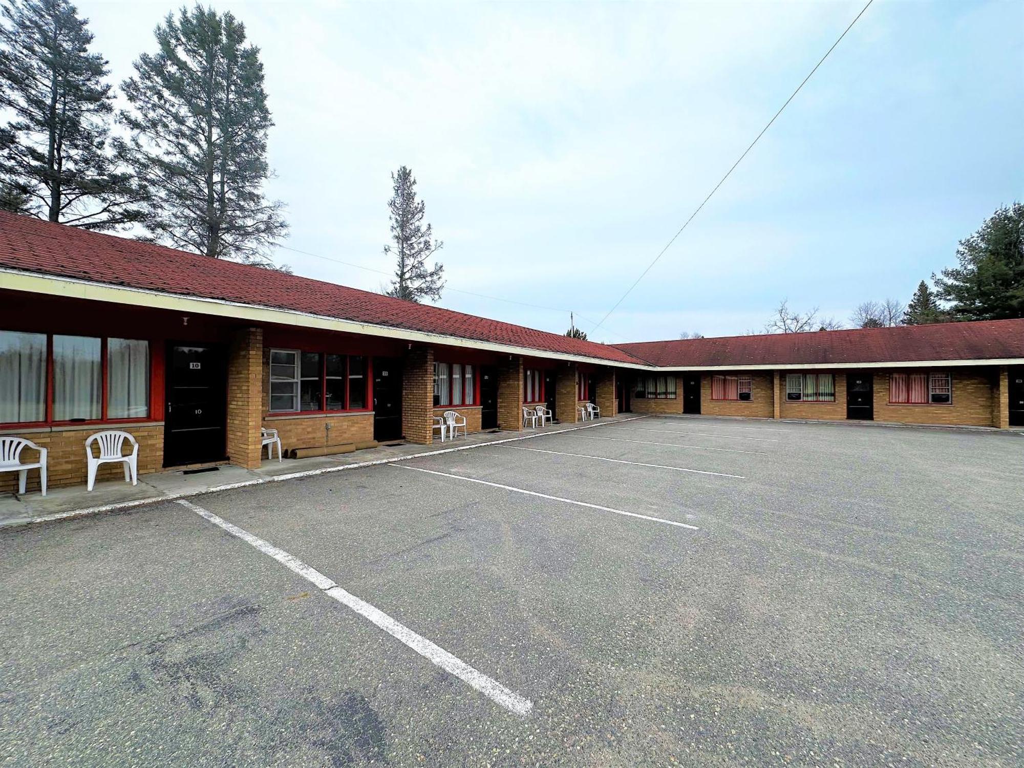 Red Top Motor Inn Iron Bridge 외부 사진