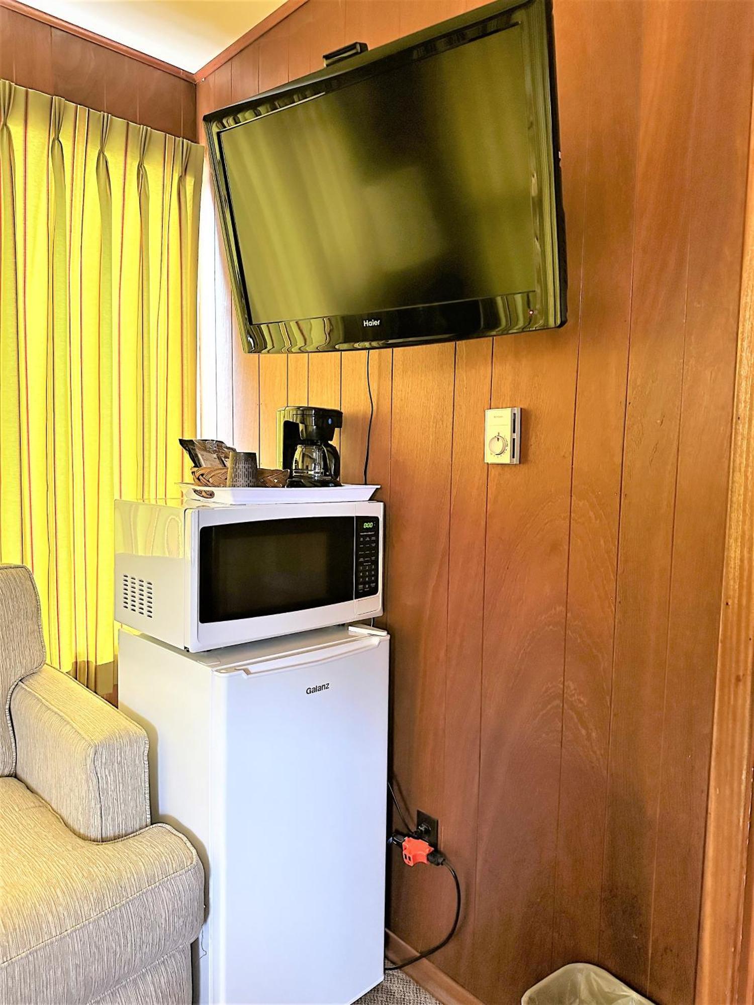 Red Top Motor Inn Iron Bridge 외부 사진