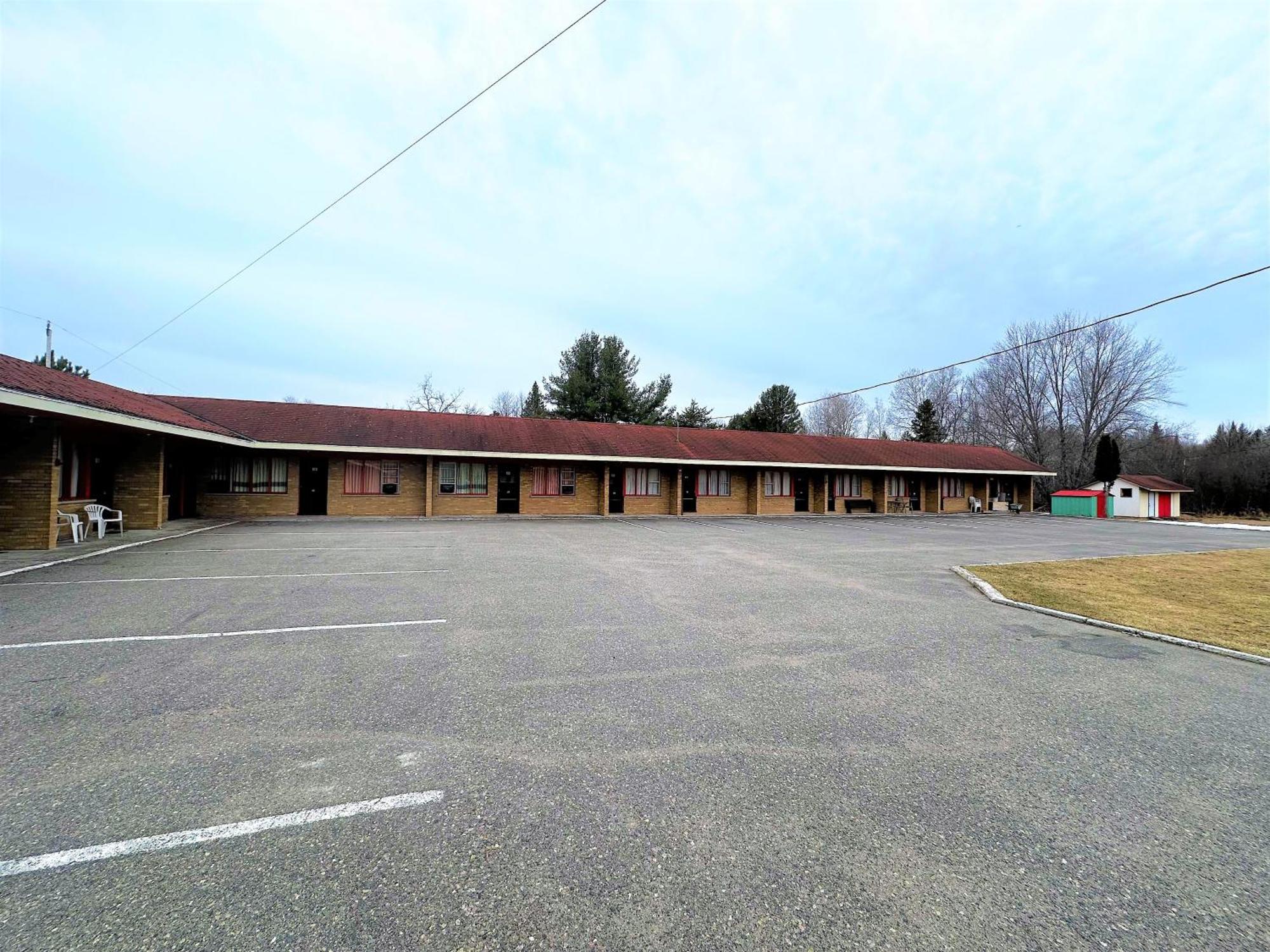 Red Top Motor Inn Iron Bridge 외부 사진