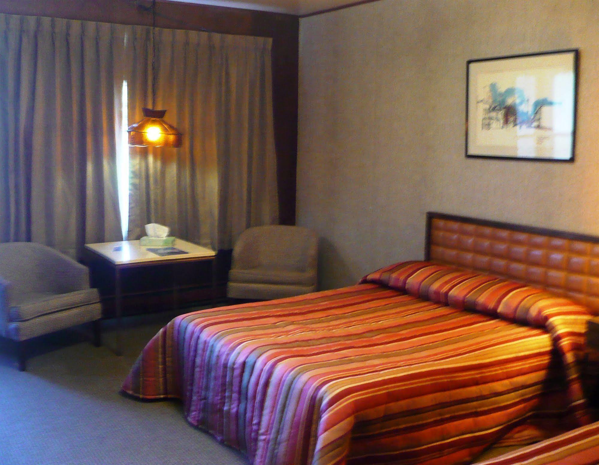 Red Top Motor Inn Iron Bridge 외부 사진