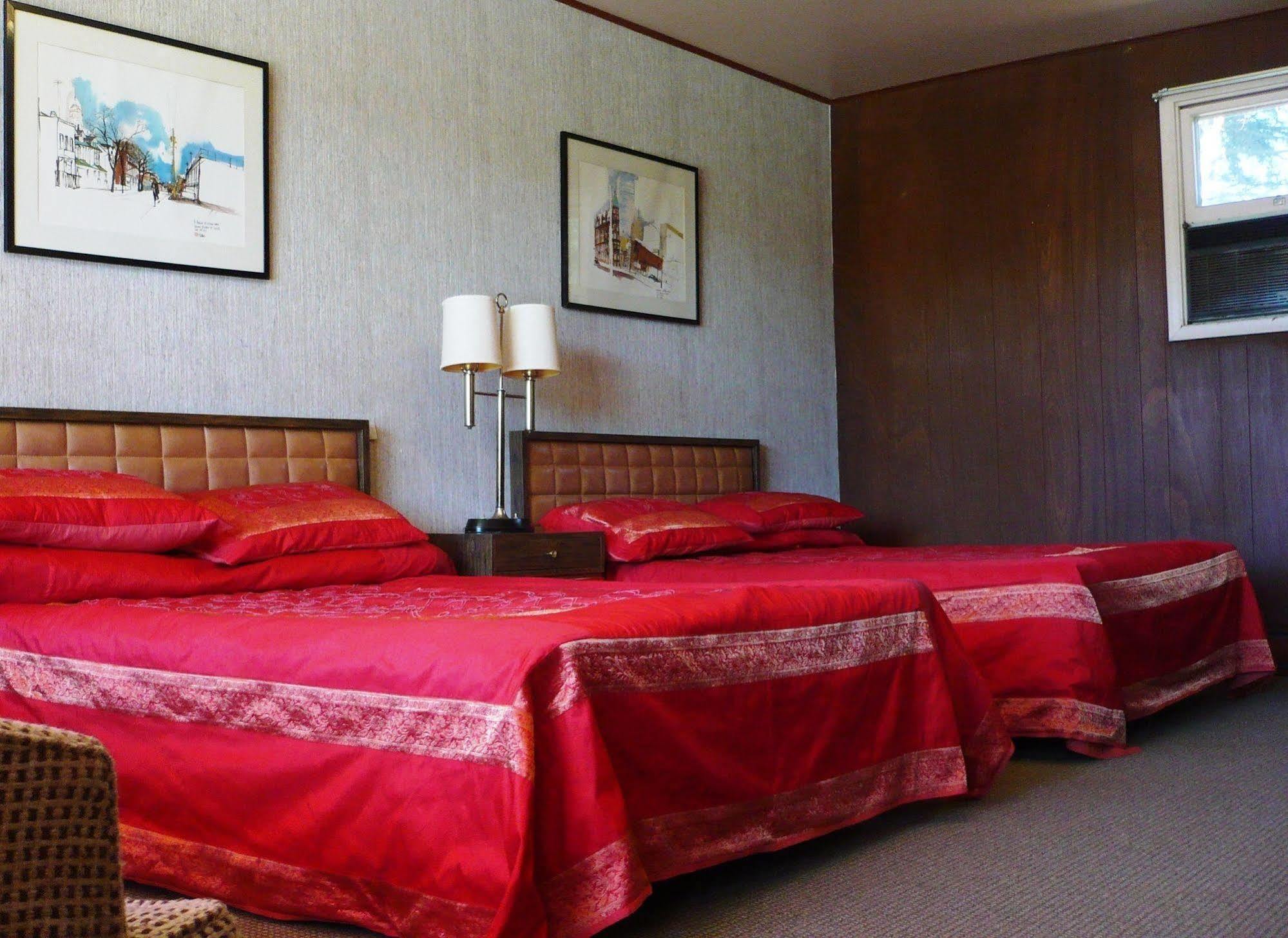 Red Top Motor Inn Iron Bridge 외부 사진